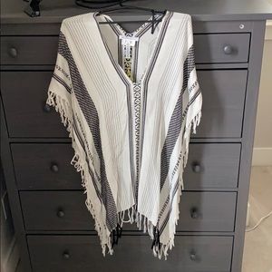 BCBG poncho